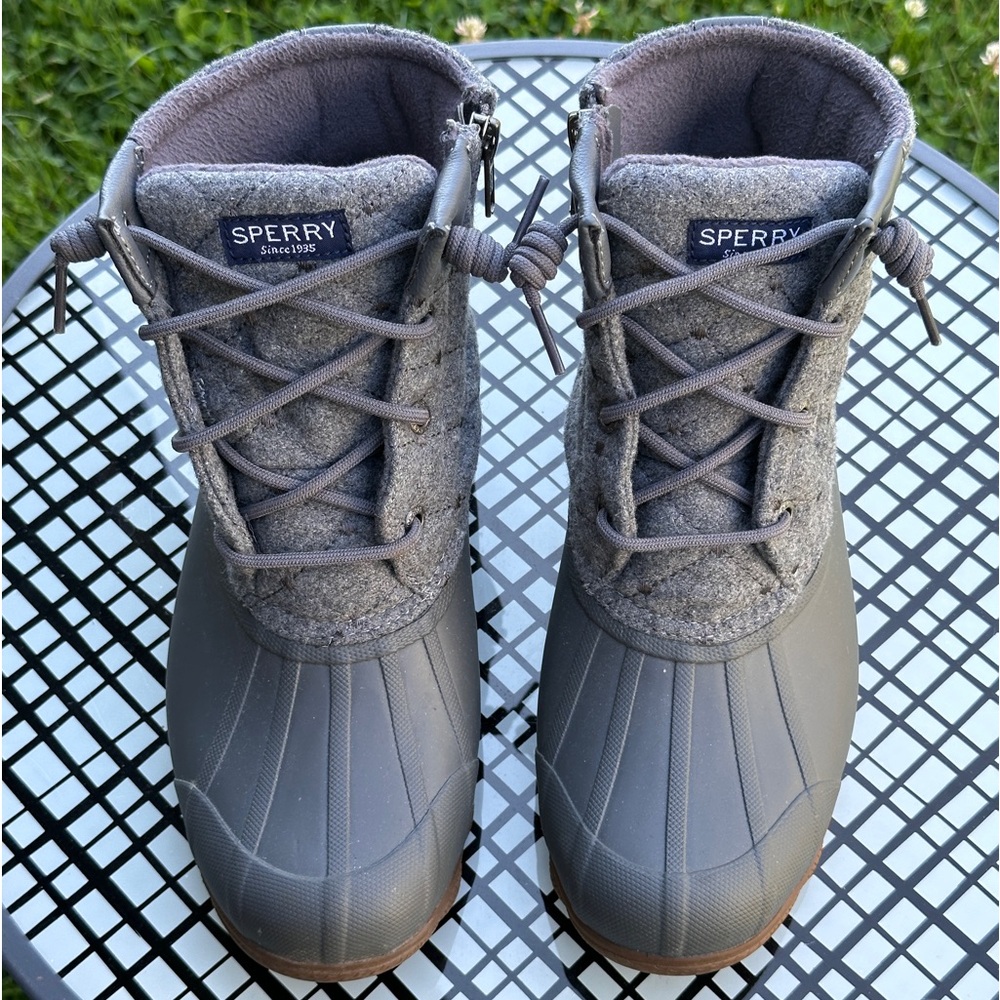 EUC Sperry Boots size 7